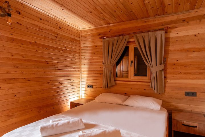 Room 3 of 91