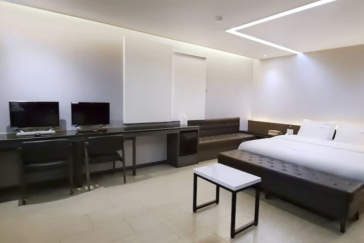 Room 54 of 89