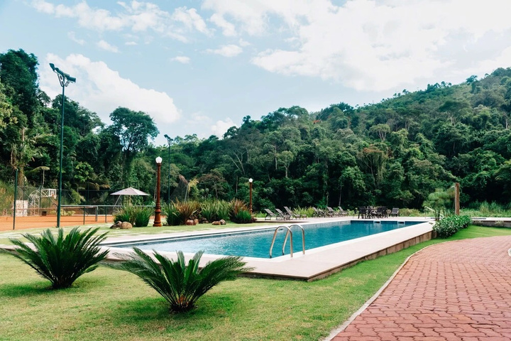 Pool 14 of 22