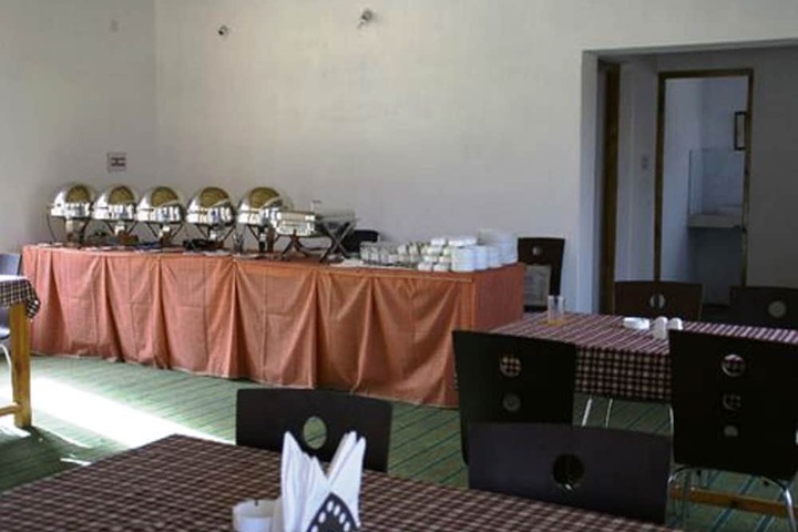 Dining 40 of 45