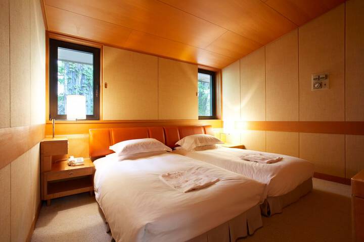 Room 14 of 46
