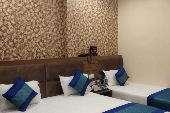 Room 14 of 36