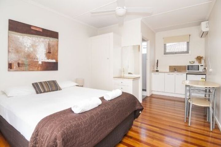 Room 5 of 19