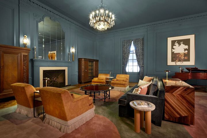 Entrance & Lobby