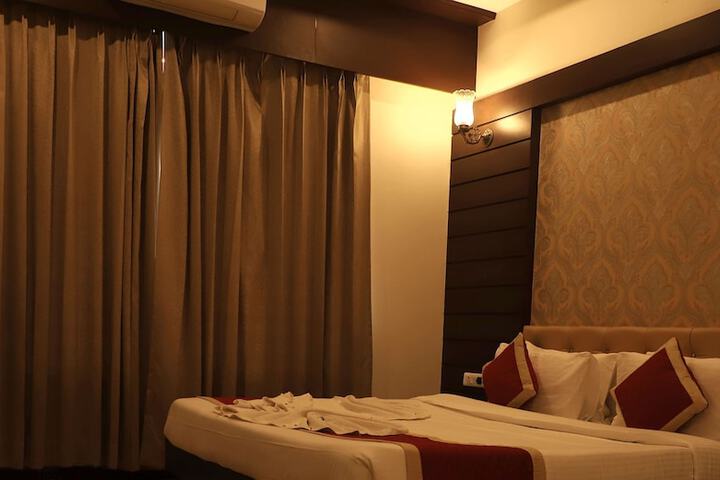 Room 4 of 27