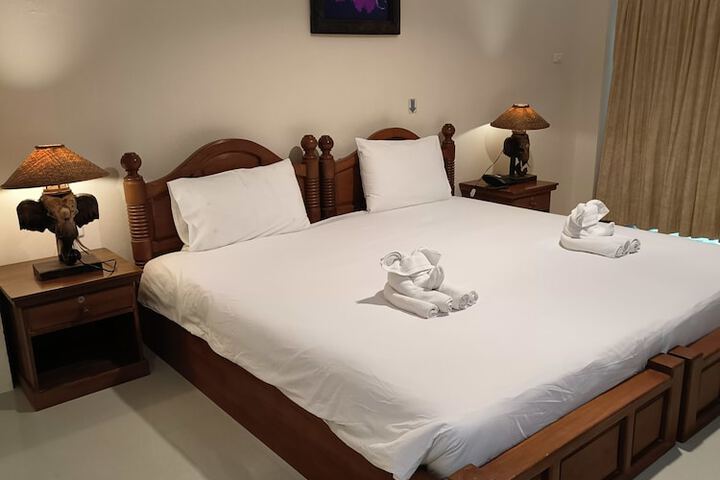 Room 9 of 43