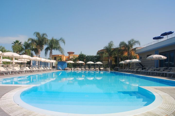 Pool Hotel