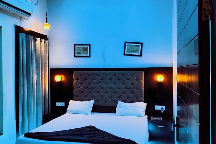 Room 4 of 11