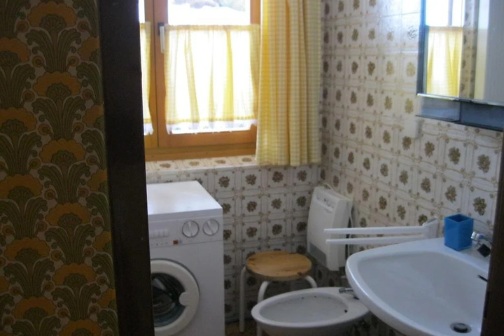 Room 6 of 15