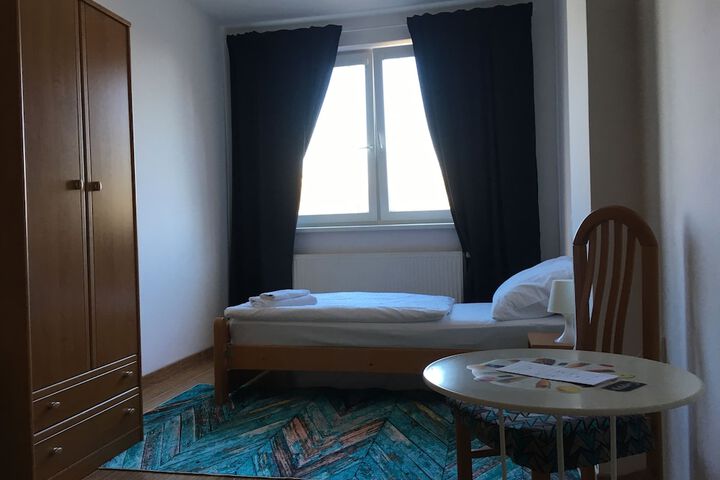 Room 16 of 106