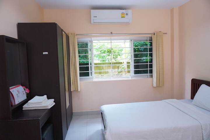 Room 12 of 38