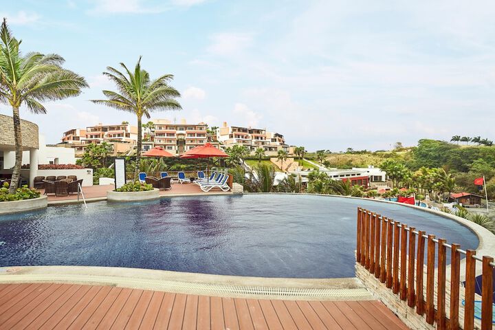 Pool Hotel