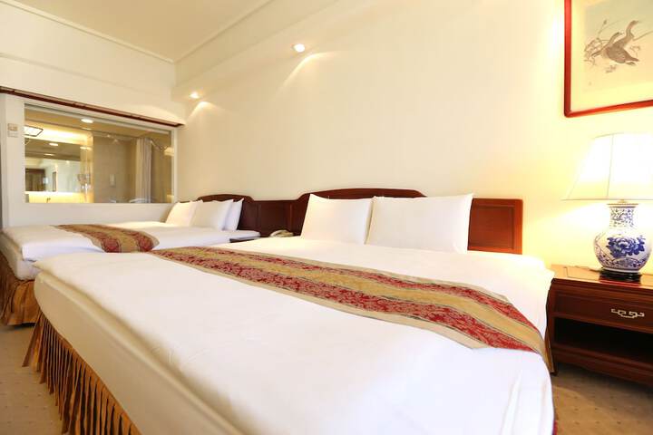 Room 13 of 43