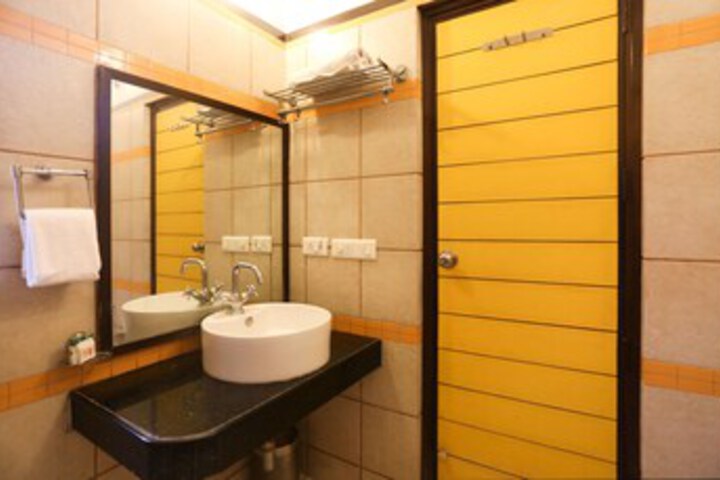 Room 2 of 21