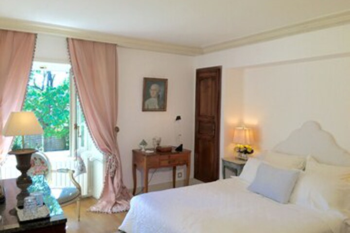 Room 18 of 22
