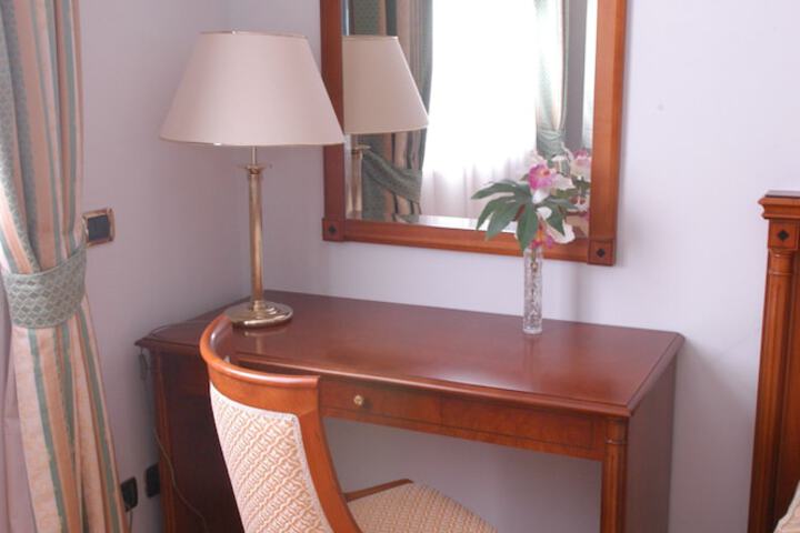 Room amenity