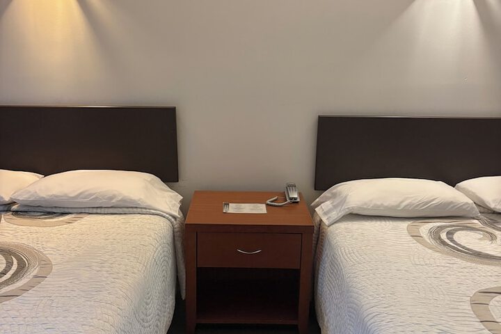 Room 30 of 80