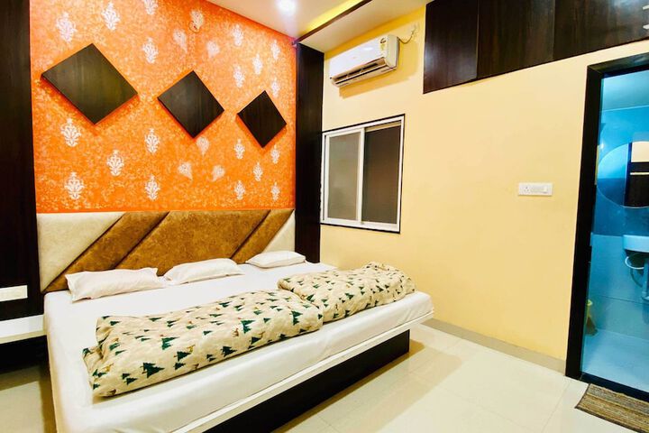 Room 14 of 42