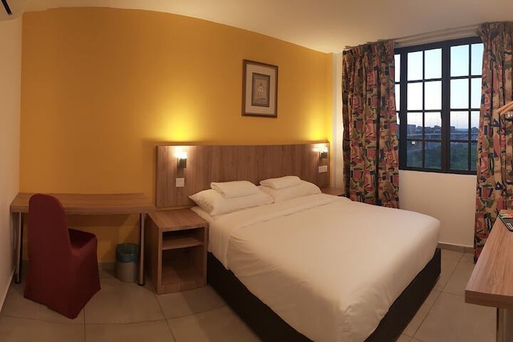 Room 14 of 22
