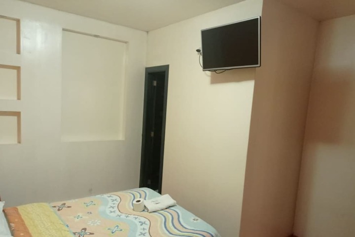 Room 4 of 7