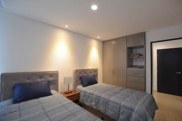 Room 35 of 270