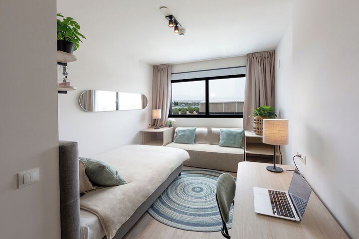 Room 8 of 31