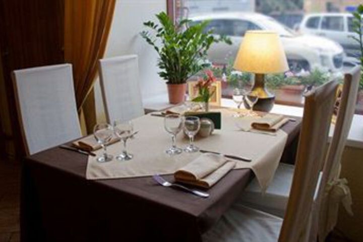 Dining 23 of 24