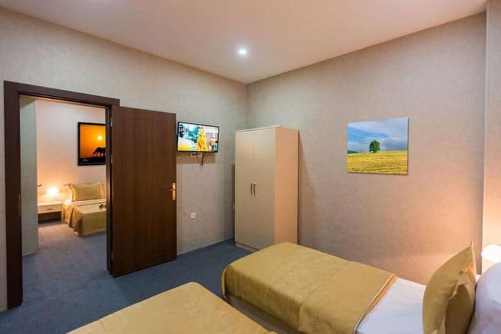 Room 19 of 33