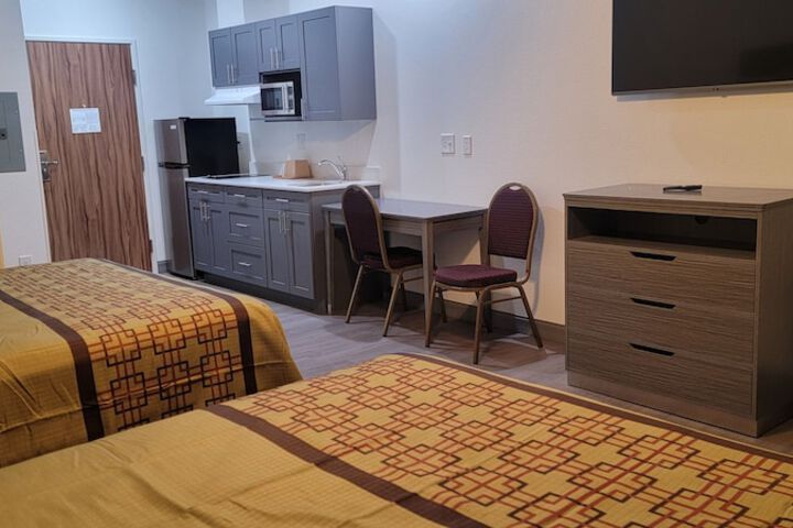 Room 8 of 63