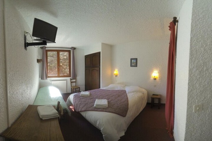 Room 9 of 60