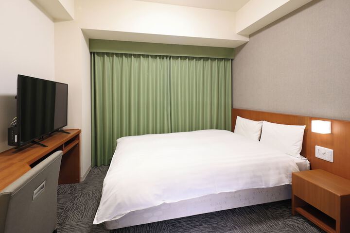 Room 4 of 26