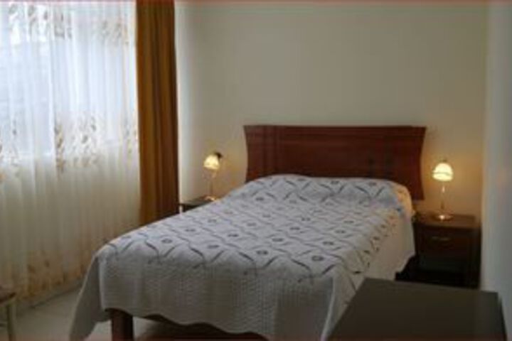 Room 12 of 32