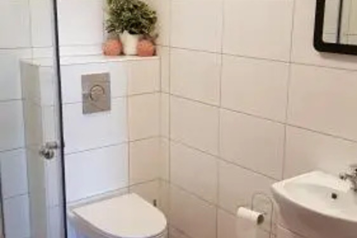 Room 3 of 3