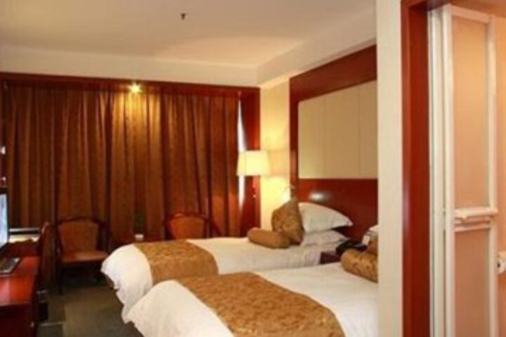 Room 15 of 23