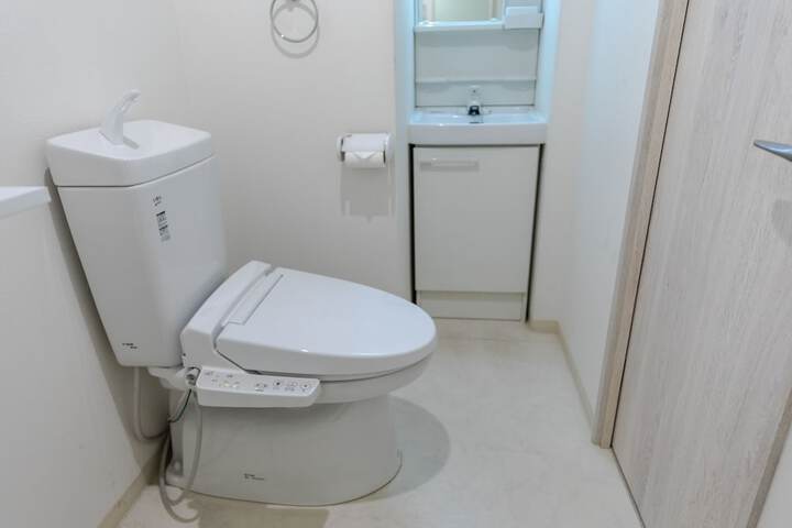 Room 16 of 23