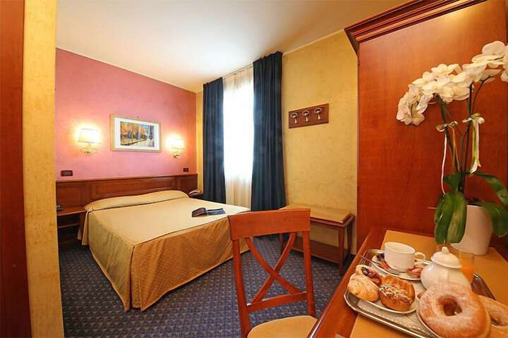 Room 10 of 55