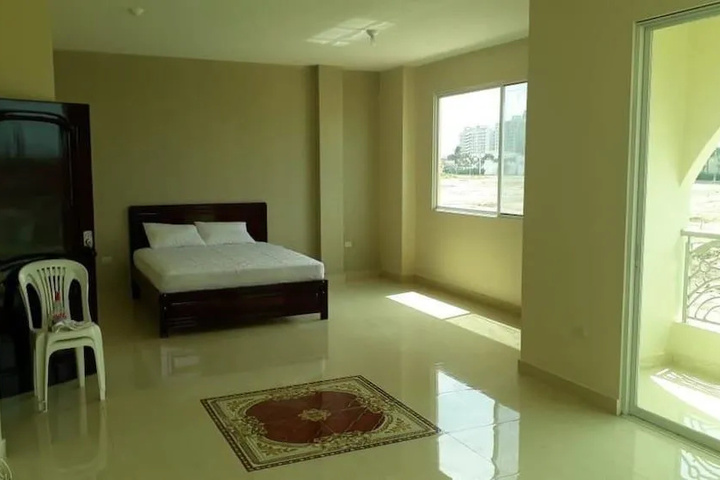 Room 3 of 8