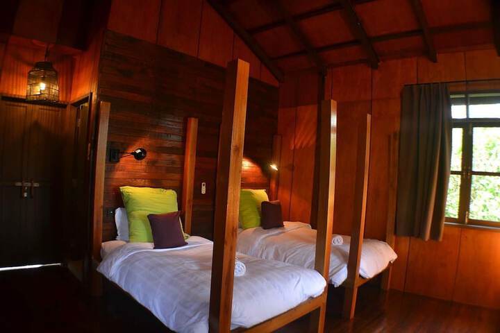 Room 5 of 44