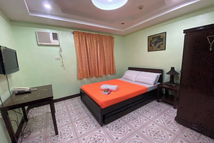 Room 15 of 28