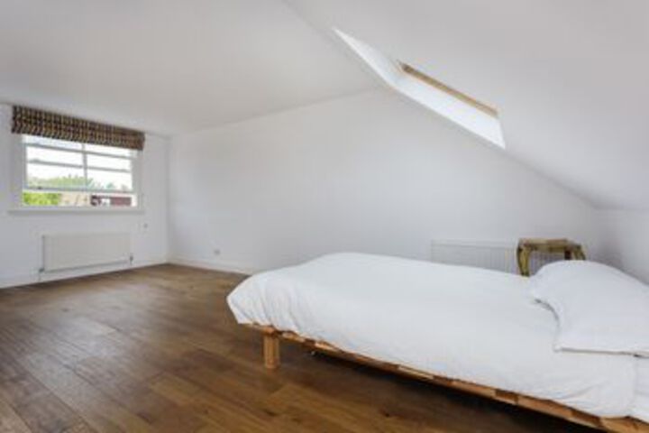 Room 14 of 21