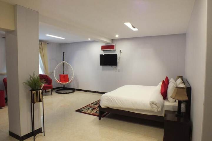 Room 13 of 39