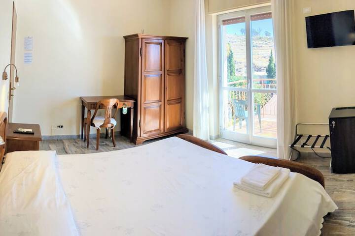 Room 37 of 204