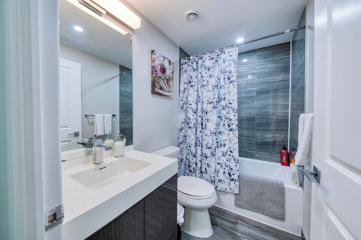 Room 296 of 340
