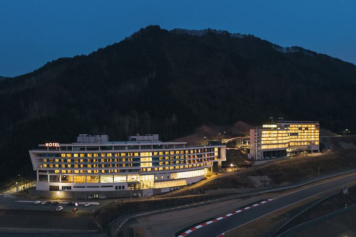 Hotel 94 of 100