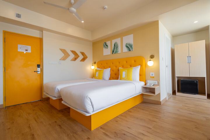 Room 32 of 47