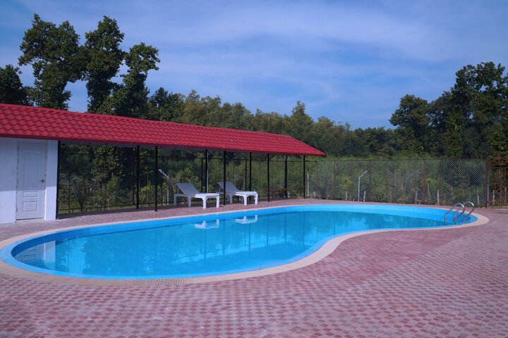 Pool 8 of 13