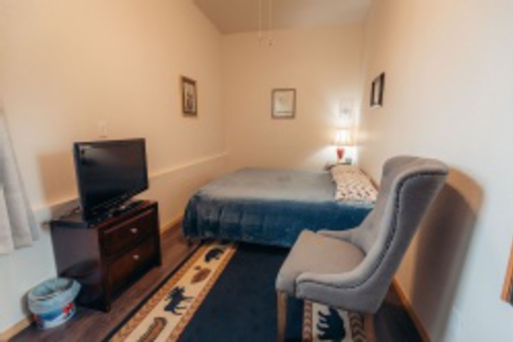 Room 103 of 180