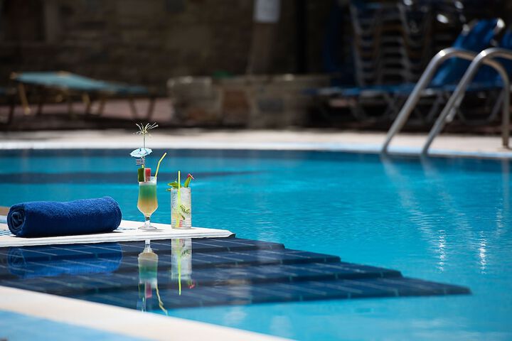 Pool 33 of 66