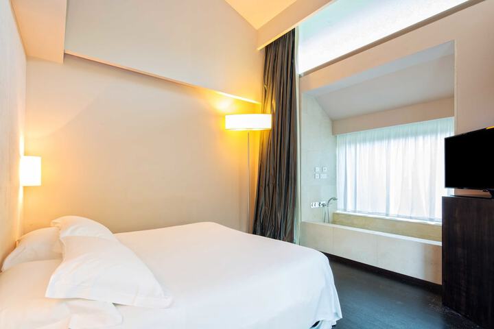 Room 40 of 94