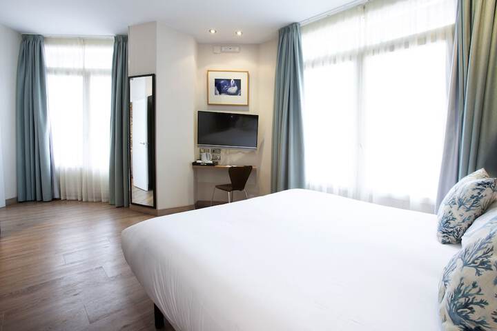 Room 35 of 82